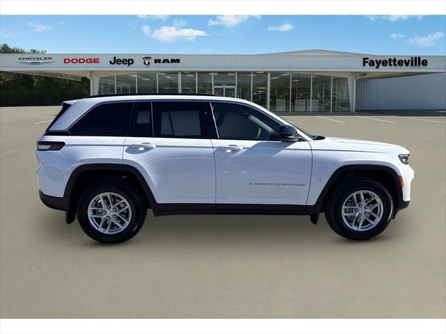 2025 Jeep Grand Cherokee GRAND CHEROKEE LAREDO X 4X4
