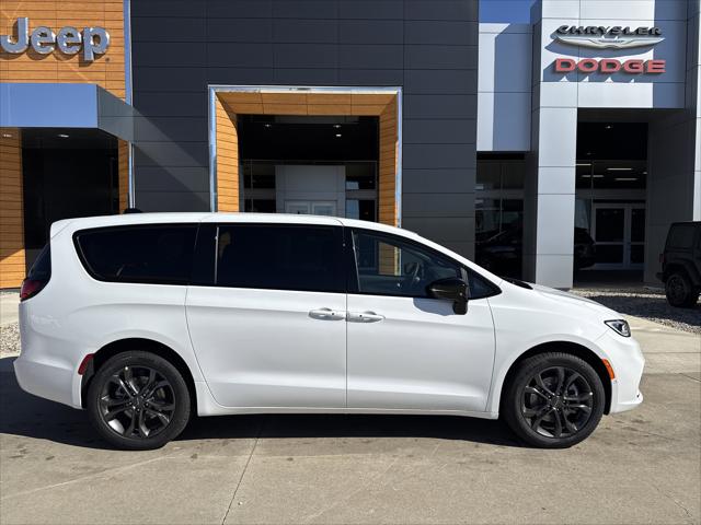 2026 Chrysler Pacifica PACIFICA SELECT AWD 2026 Chrysler Pacifica PACIFICA SELECT AWD