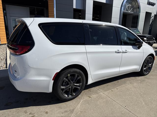 2026 Chrysler Pacifica PACIFICA SELECT AWD 2026 Chrysler Pacifica PACIFICA SELECT AWD