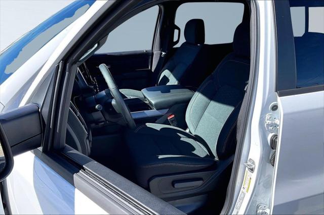 2026 RAM Ram 1500 RAM 1500 EXPRESS CREW CAB 4X4 57 BOX