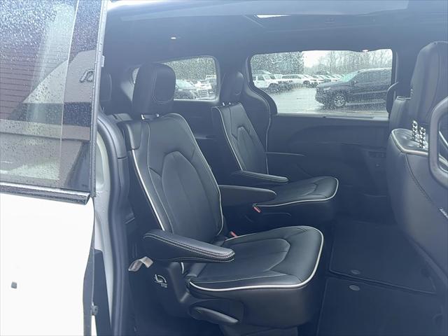 2026 Chrysler Pacifica Limited AWD