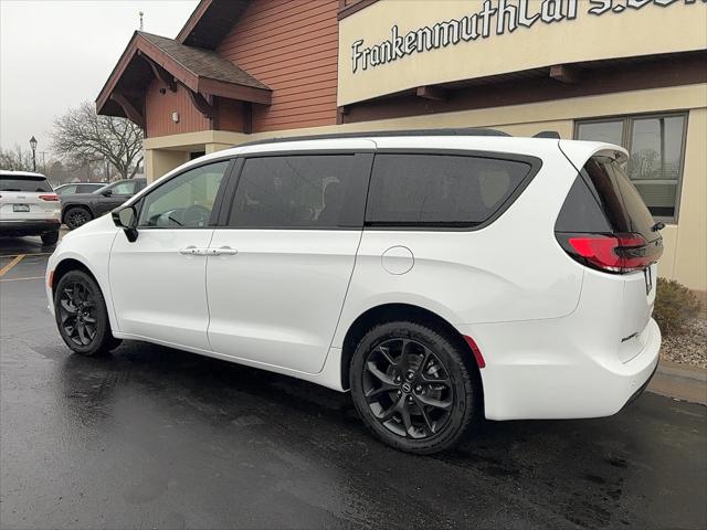 2026 Chrysler Pacifica Limited AWD