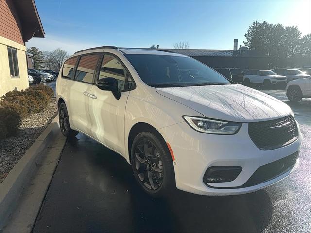 2026 Chrysler Pacifica Limited AWD