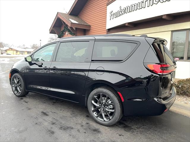 2026 Chrysler Pacifica Limited AWD