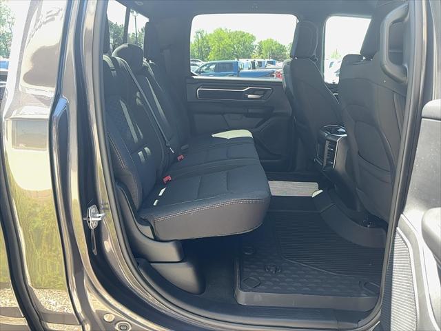 2025 Ram 1500 Big Horn Crew Cab 4x4 5'7" Box