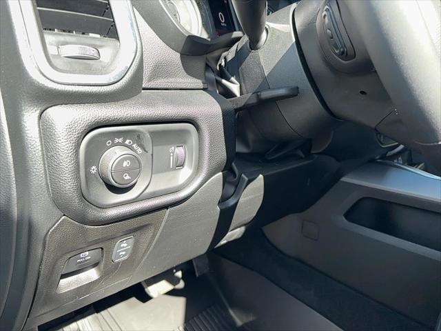 2025 Ram 1500 Big Horn Crew Cab 4x4 5'7" Box