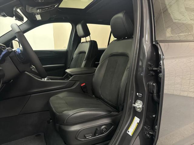 2025 Jeep Grand Cherokee GRAND CHEROKEE ALTITUDE X 4X4 2025 Jeep Grand Cherokee GRAND CHEROKEE ALTITUDE X 4X4