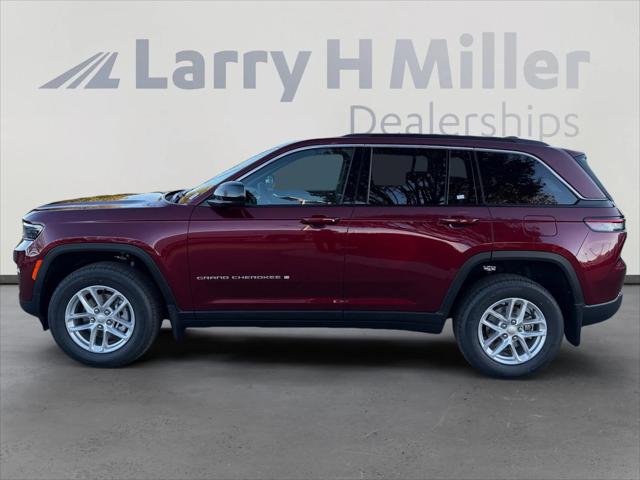 2025 Jeep Grand Cherokee GRAND CHEROKEE LAREDO X 4X4