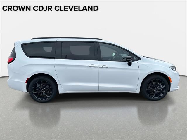 2026 Chrysler Pacifica Limited AWD