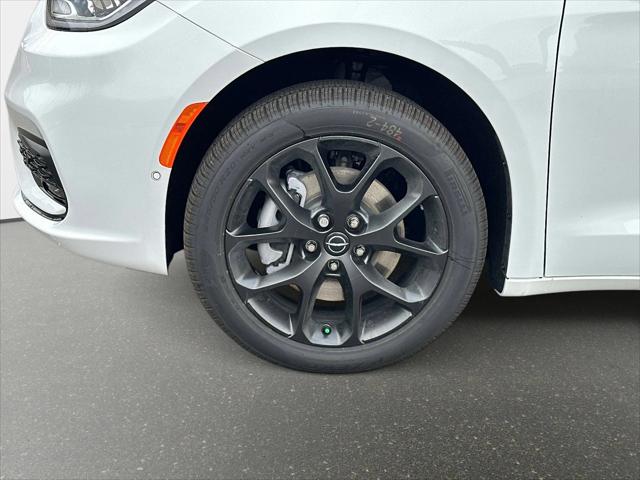 2026 Chrysler Pacifica Limited AWD