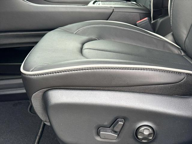 2026 Chrysler Pacifica Limited AWD