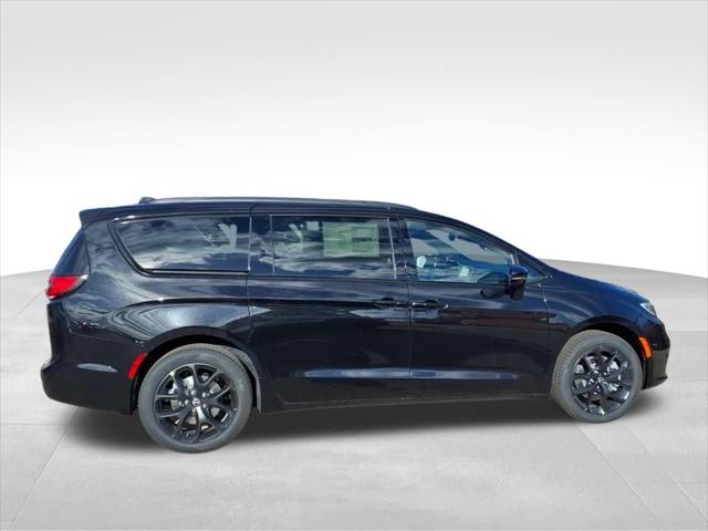 2026 Chrysler Pacifica Limited AWD