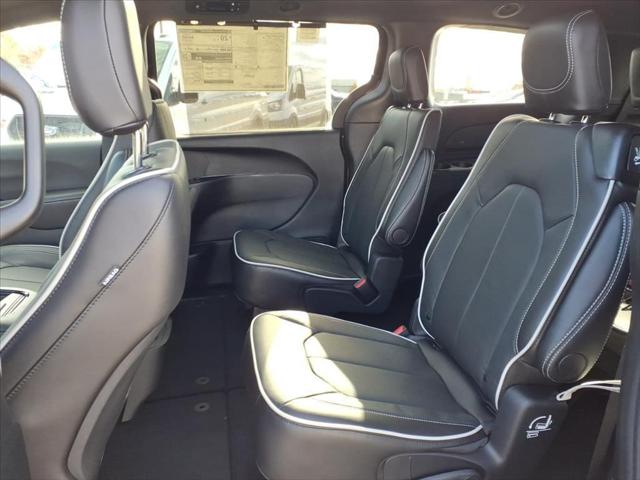 2026 Chrysler Pacifica Limited AWD