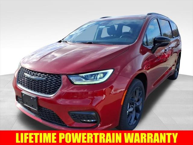 2026 Chrysler Pacifica Limited AWD for sale in Burlington, WI