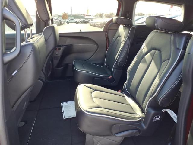 2026 Chrysler Pacifica Limited AWD