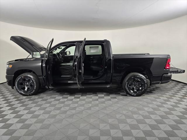 2026 Ram 1500 Express Crew Cab 4x4 5'7" Box