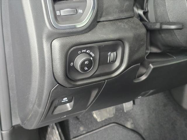 2026 Ram 1500 Express Crew Cab 4x4 5'7" Box
