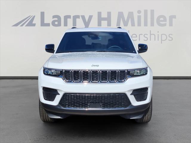 2025 Jeep Grand Cherokee GRAND CHEROKEE LAREDO X 4X4