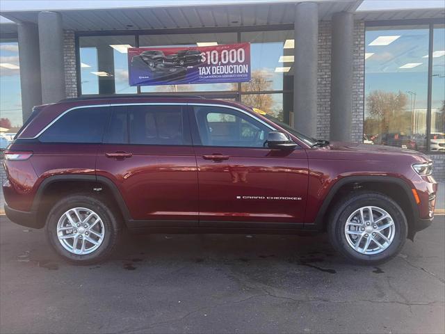 2025 Jeep Grand Cherokee GRAND CHEROKEE LAREDO X 4X4