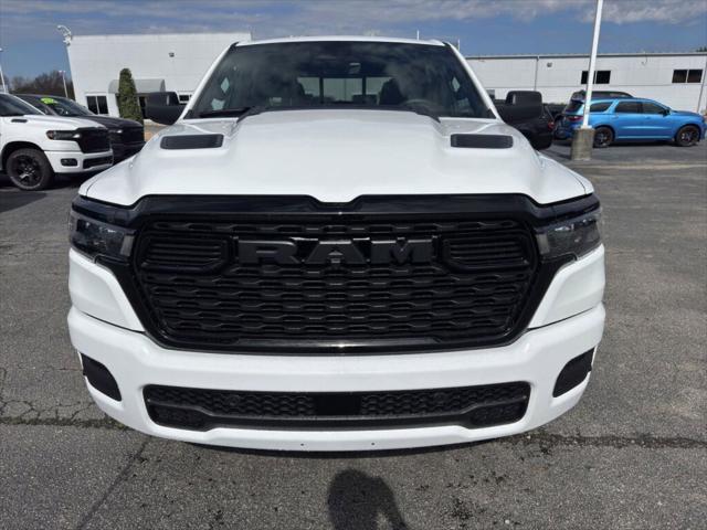2026 RAM Ram 1500 RAM 1500 EXPRESS CREW CAB 4X4 57 BOX