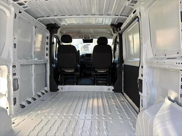 2026 Ram ProMaster Cargo Van Tradesman Low Roof 136" WB w/Pass Seat