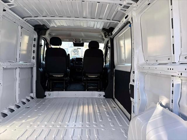 2026 Ram ProMaster Cargo Van Tradesman Low Roof 136" WB w/Pass Seat