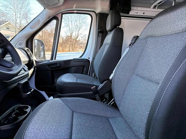 2026 Ram ProMaster Cargo Van Tradesman Low Roof 136" WB w/Pass Seat