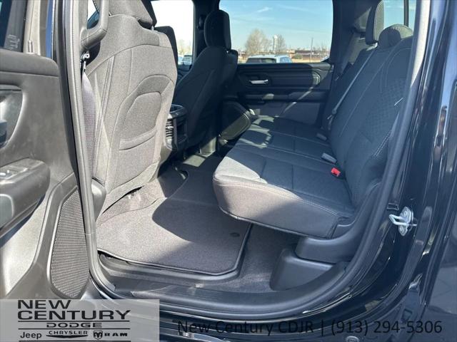 2026 Ram 1500 Express Crew Cab 4x4 5'7" Box