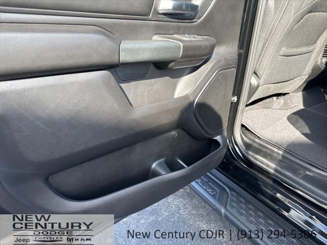 2026 Ram 1500 Express Crew Cab 4x4 5'7" Box