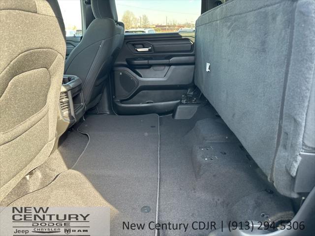2026 Ram 1500 Express Crew Cab 4x4 5'7" Box