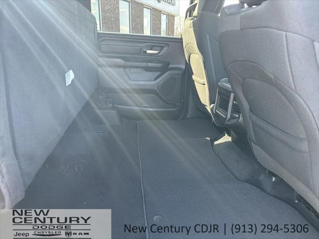 2026 Ram 1500 Express Crew Cab 4x4 5'7" Box