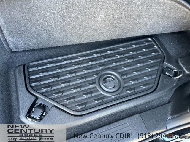 2026 Ram 1500 Express Crew Cab 4x4 5'7" Box