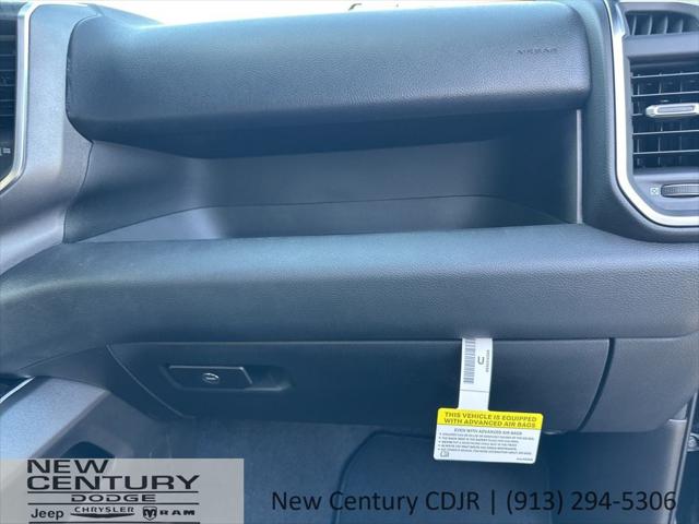 2026 Ram 1500 Express Crew Cab 4x4 5'7" Box