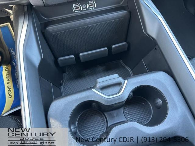 2026 Ram 1500 Express Crew Cab 4x4 5'7" Box
