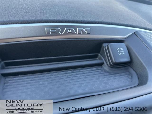 2026 Ram 1500 Express Crew Cab 4x4 5'7" Box