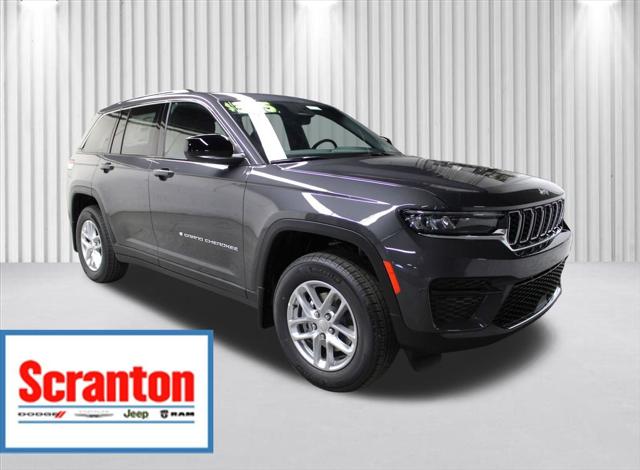 2025 Jeep Grand Cherokee GRAND CHEROKEE LAREDO X 4X4