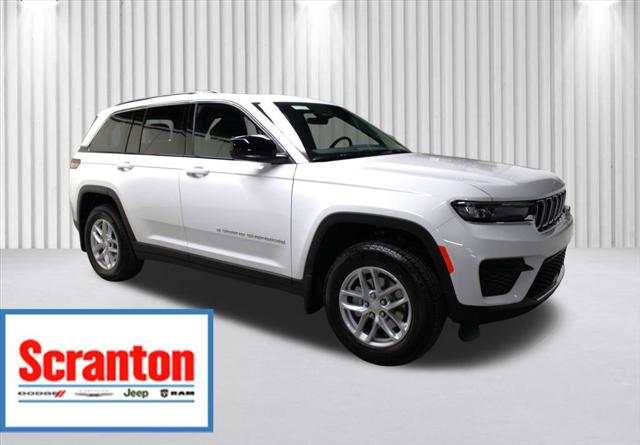 2025 Jeep Grand Cherokee GRAND CHEROKEE LAREDO X 4X4