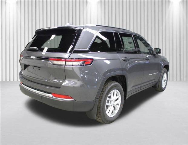 2025 Jeep Grand Cherokee GRAND CHEROKEE LAREDO X 4X4
