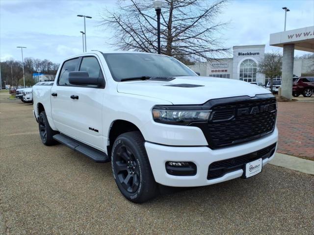 2026 RAM Ram 1500 RAM 1500 EXPRESS CREW CAB 4X4 57 BOX