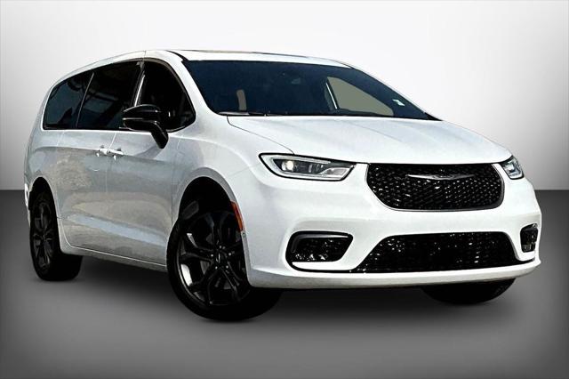 2026 Chrysler Pacifica PACIFICA SELECT AWD