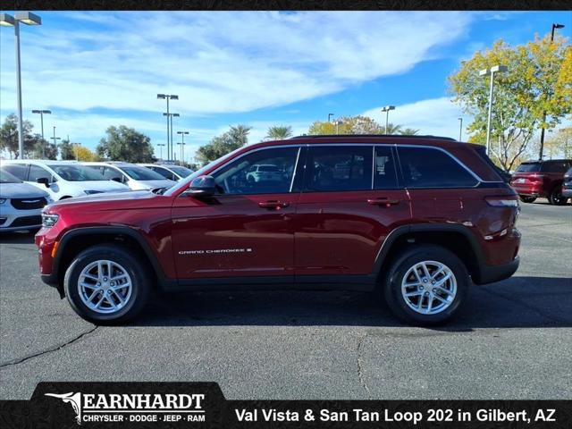 2025 Jeep Grand Cherokee GRAND CHEROKEE LAREDO X 4X4