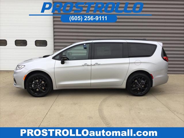2026 Chrysler Pacifica PACIFICA LIMITED AWD