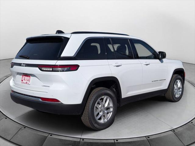 2025 Jeep Grand Cherokee GRAND CHEROKEE LAREDO X 4X4