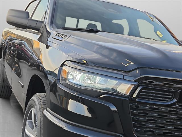 2025 RAM Ram 1500 RAM 1500 TRADESMAN CREW CAB 4X2 57 BOX 2025 RAM Ram 1500 RAM 1500 TRADESMAN CREW CAB 4X2 57 BOX