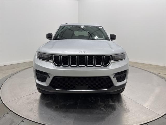 2025 Jeep Grand Cherokee GRAND CHEROKEE LAREDO X 4X4 2025 Jeep Grand Cherokee GRAND CHEROKEE LAREDO X 4X4