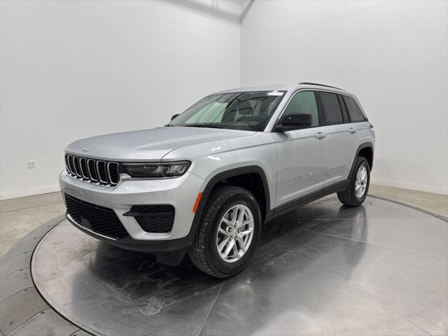 2025 Jeep Grand Cherokee GRAND CHEROKEE LAREDO X 4X4 2025 Jeep Grand Cherokee GRAND CHEROKEE LAREDO X 4X4