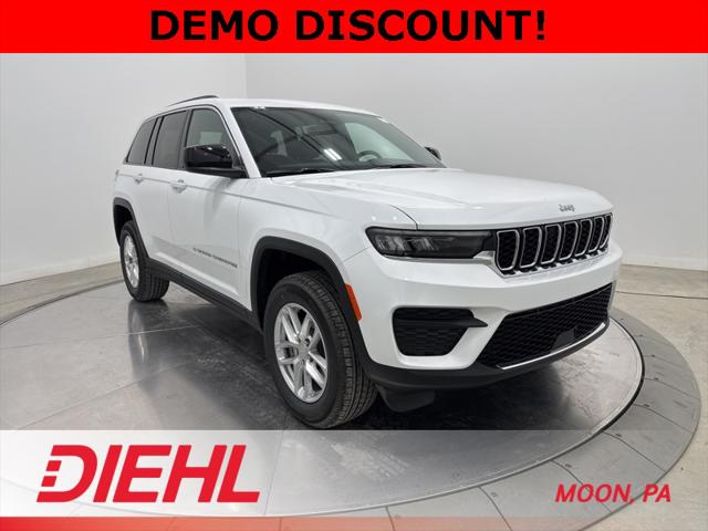 2025 Jeep Grand Cherokee GRAND CHEROKEE LAREDO X 4X4