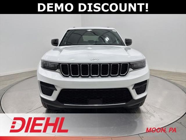 2025 Jeep Grand Cherokee GRAND CHEROKEE LAREDO X 4X4