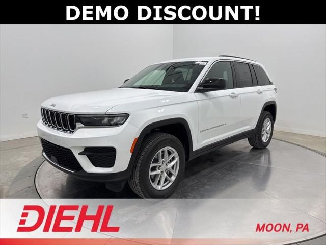 2025 Jeep Grand Cherokee GRAND CHEROKEE LAREDO X 4X4
