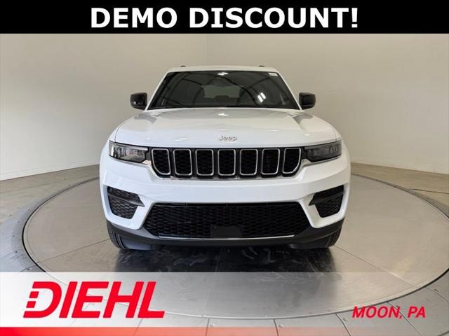 2025 Jeep Grand Cherokee GRAND CHEROKEE LAREDO X 4X4 2025 Jeep Grand Cherokee GRAND CHEROKEE LAREDO X 4X4